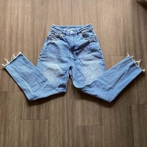 American Eagle Stretch Curvy Mom Jean